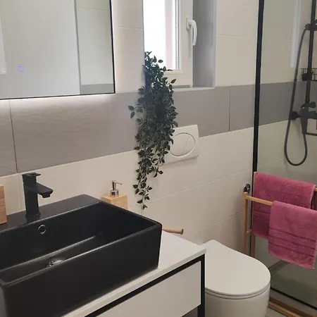 With One Bedroom And Terrace Apartment Crikvenica