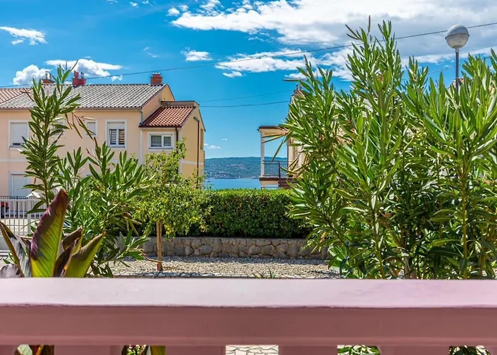 With One Bedroom And Terrace Apartment *